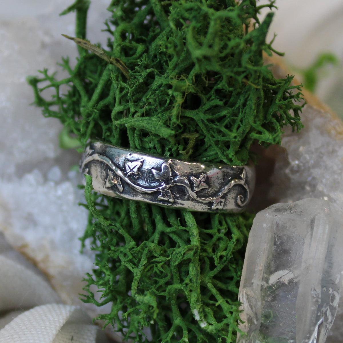 Ivy Band Ring